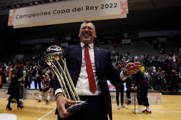 El técnico lituano del Barça, Sarunas Jasikevicius, celebra la Copa del Rey. 