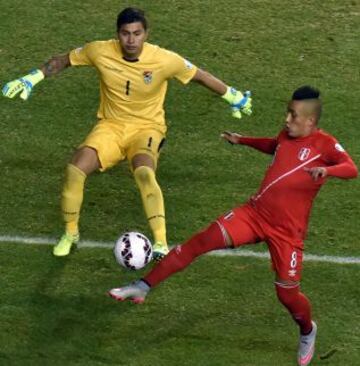 El volante peruano fue una de las figuras en la victoria ante Bolivia, y está en el equipo ideal de cuartos de final.