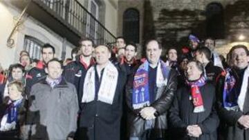 La plantilla del Tau celebró con sus seguidores la consecución de la Copa del Rey.