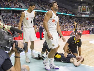 Llull desata el vendaval ante un Tenerife que resistió tres cuartos