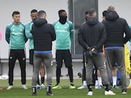 Bakambu, con sus compañeros.