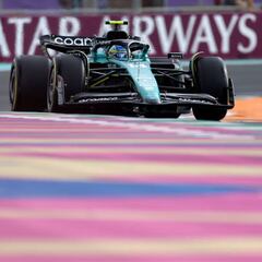 Sólo Alonso se acerca a Red Bull