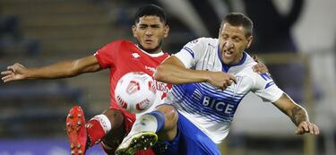 El formado en Boca Juniors que se luce en Chile relata su historia y postula a un '9' para la Roja