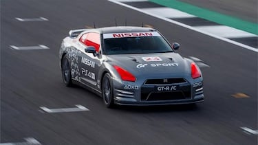 Logran controlar un Nissan GT-R con un mando de PlayStation