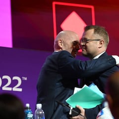 El jefe de prensa de la FIFA declara su homosexualidad