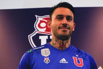 Universidad de Chile presentó a Mauricio Pinilla como nuevo refuerzo para el torneo de transición 2017. El delantero vuelve al club donde se formó y del cual es hincha.