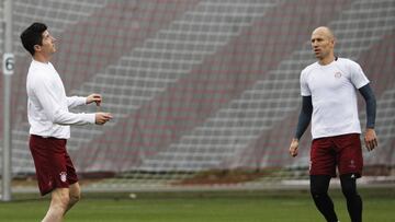 MUNICH, GERMANY - APRIL 11: Robert Lewandowski and Arjen Robben of Bayern Munich in action during a training session at Bayern Munich Saebenerstr. training grounds on April 11, 2017 in Munich, Germany. (Photo by Adam Pretty/Bongarts/Getty Images )