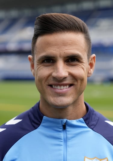 Luismi S¨¢nchez: ¡°El casco lo llevo por protecci¨®n¡±