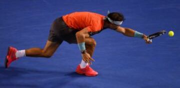 Con los dolores de espalda, a Rafa le costaba mucho más moverse en la pista.