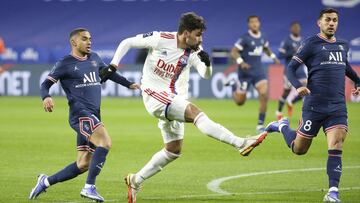 Lucas Paqueta of Lyon scores his goal between Colin Dagba and Leandro Paredes of PSG during the French championship Ligue 1 football match between Olympique Lyonnais (Lyon) and Paris Saint-Germain on January 9, 2022 at Groupama stadium in Decines-Charpieu near Lyon, France - Photo Jean Catuffe / DPPI
AFP7
09/01/2022 ONLY FOR USE IN SPAIN
