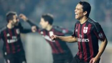 Carlos Bacca celebra su gol n&uacute;mero 11 en la Serie A. 