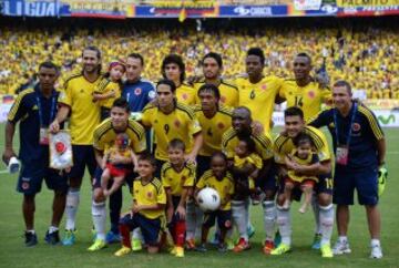 El 29 de septiembre de 2011, James fue convocado por el técnico Leonel Álvarez a la Selección de mayores para la campaña de clasificación a la Copa Mundial de Fútbol de 2014. Debutó el 11 de octubre en la victoria colombiana sobre Bolivia en La Paz por 2-1, siendo la figura del partido.