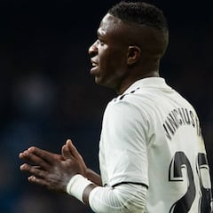 Vinicius publica la imagen que demuestra que Rulli le derriba