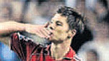 Xabi Alonso con el Liverpool.