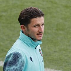 Macedonia espera a Bardhi