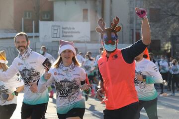 Miles de corredores despiden el año en Madrid en la 50 edición de la San Silvestre Vallecana.