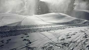 Cañones de nieve en marcha en la estación de esquí de Masella