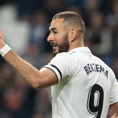 Daily Mirror: el Chelsea quiere a Benzema para suplir a Morata