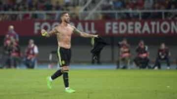 08/09/15 PARTIDO CLASIFICACION EUROCOPA FRANCIA 2016
MACEDONIA - SELECCION ESPAÑOLA ESPAÑA
SERGIO RAMOS TATUAJES CAMISETA ROTA
