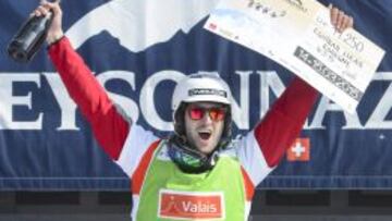 Lucas Eguibar celebra su victoria en la Copa del Mundo.