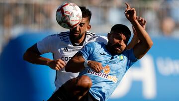 Futbol, O’Higgins vs Colo Colo.
Fecha 2, campeonato Nacional 2024.
El jugador de O’Higgins Bryan Rabello, derecha, disputa el balon contra Emiliano Amor de Colo Colo durante el partido de primera division realizado en el estadio El Teniente de Rancagua, Chile.
25/01/2024
Andres Pina/Photosport
Football, O’Higgins vs Colo Colo.
2nd turn, 2024 National Championship.
O’Higgins’s player Bryan Rabello, right, vies for the ball against Emiliano Amor of Colo Colo during the first division match at the El Teniente stadium in Rancagua, Chile.
25/01/2024
Andres Pina/Photosport