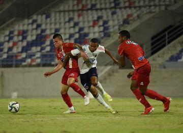 Los dirigidos por Reinaldo Rueda continúan su preparación para el juego vs Honduras y disputaron dos partidos amistosos en el Romelio Martínez.