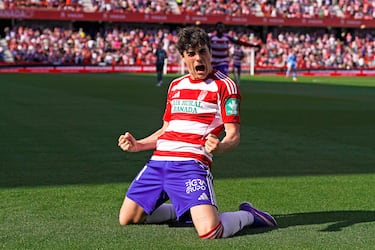 El jugador del equipo nazarí le permite a su equipo ganar un partido que no era fácil. El extremo le permite a su equipo sumar una nueva victoria y alejarse de la zona peligrosa.