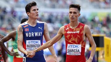 Mario García romo saluda a Jakob Ingebrigtsen.