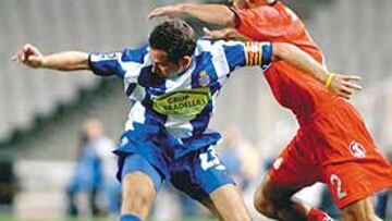 <b>POLÉMICO EMPATE. </b>El debut de Liga en Montjuïc tuvo como protagonista al árbitro, aunque los delanteros de Espanyol y Depor no fallaron.