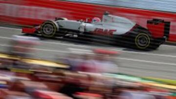 Romain Grosjean con el Haas durante la carrera de Australia.