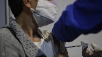 Nueva fase de vacunación en Colombia. Conozca cuándo iniciará la etapa 4 del Plan Nacional de Vacunación y quiénes podrán aplicarse las vacunas.