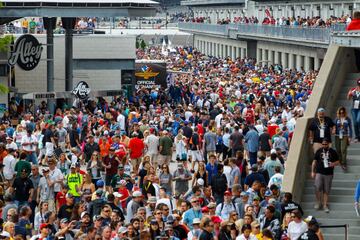 Gran ambiente para presenciar la carrera. 