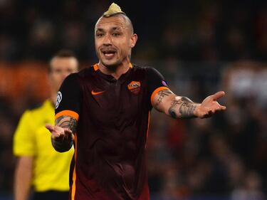 El jugador de la Roma no fue incluido en la lista de Roberto Martínez. El mediocampista explicó en redes sociales que a veces ser uno mismo puede ser molesto, en clara referencia a su ausencia. 