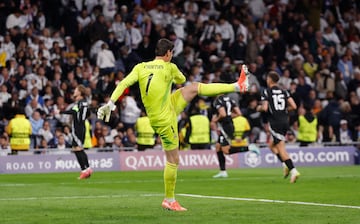 Se acabó. Contra del Arsenal que liquidó Martinelli en su mano a mano con Courtois, definiendo a la perfección. El Real Madrid cayó eliminado al perder 1-2 el partido.
