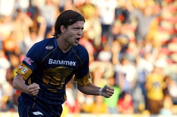 Anotó 25 goles en 40 partidos con Pumas en 2007, llegó a la final con los universitarios para después irse a Chipre. No regresó a México aunque sí llegó su hermano, Santiago Solari.