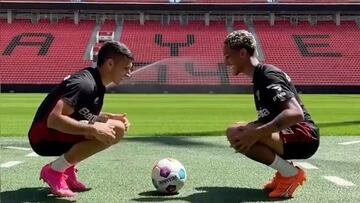 Así se divierte el colombiano en los entrenamientos junto al brasileño Arthur, los sub 20 que reforzarán la temporada del Bayer Leverkusen en Alemania.