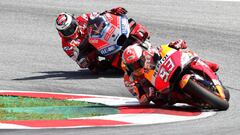 Motorcycling - MotoGP - Austrian Grand Prix - Red Bull Ring, Speilberg, Austria - August 12, 2018   Repsol Honda&#039;s Marc Marquez leads Ducati Team&#039;s Jorge Lorenzo during the race    REUTERS/Lisi Niesner