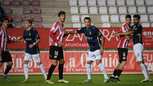 El Tenerife avanza en los penaltis