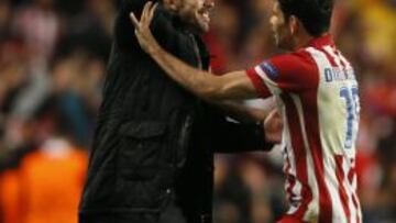 Diego Costa abraza a Simeone.