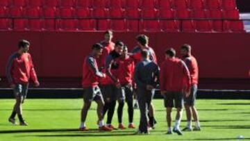 Entrenamiento del Sevilla.