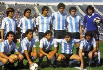 Magallanes jugó Copa Libertadores en 1985. Arriba de izquierda a derecha: Carlos Villazón, Julio Suazo, Jaime Vildósola, Benedicto Pereira, Eduardo Vilches y Adolfo Nef. Abajo: Fernando Medina, Eduardo Calquin, Luis Pérez, Arturo Jauregui y Claudio 'Fino' Toro.