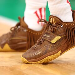 Los sneakers de Kyrie Irving ‘Anta KAI 1′ de los que todos están hablando en las Finales de la NBA