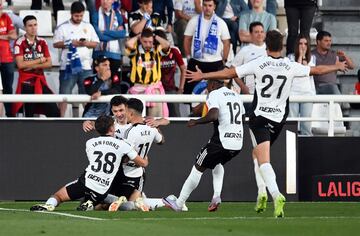 El Burgos celebra el gol de Sancris al Zaragoza.