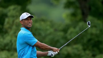 Tiger Woods has announced he will make his comeback to the golf world after suffering tibia and fibia fractures in a one car accident in February.