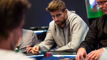 Gerard Piqué jugando al póker