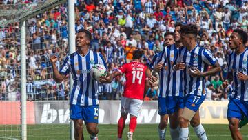 Ponta Delgada (Portugal), 16/08/2024.- FC Porto's Galeno (L) celebrates after scoring the 0-2 goal during the First League Soccer match between Santa Clara and FC Porto, in Ponta Delgada, Azores, Portugal, 16 August 2024. EFE/EPA/EDUARDO COSTA