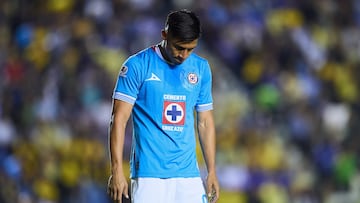 Angel Sepulveda of Cruz Azul during the Semifinal first leg match between America and Cruz Azul as part of the Liga BBVA MX, Torneo Apertura 2024 at Ciudad de los Deportes Stadium on December 05, 2024 in Mexico City, Mexico.