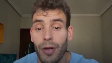 Jorge Ángel, enfermero: “Dormir abrazado a tu pareja mejora la calidad del sueño, reduce el estrés y mejora el sistema inmune”