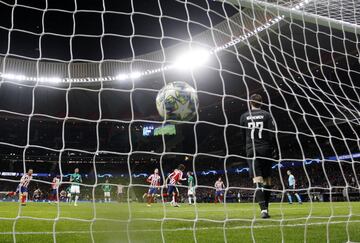 Joao Félix anotó el 1-0 de penalti.