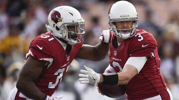 Carson Palmer le abrió un dedo a David Johnson con un pase